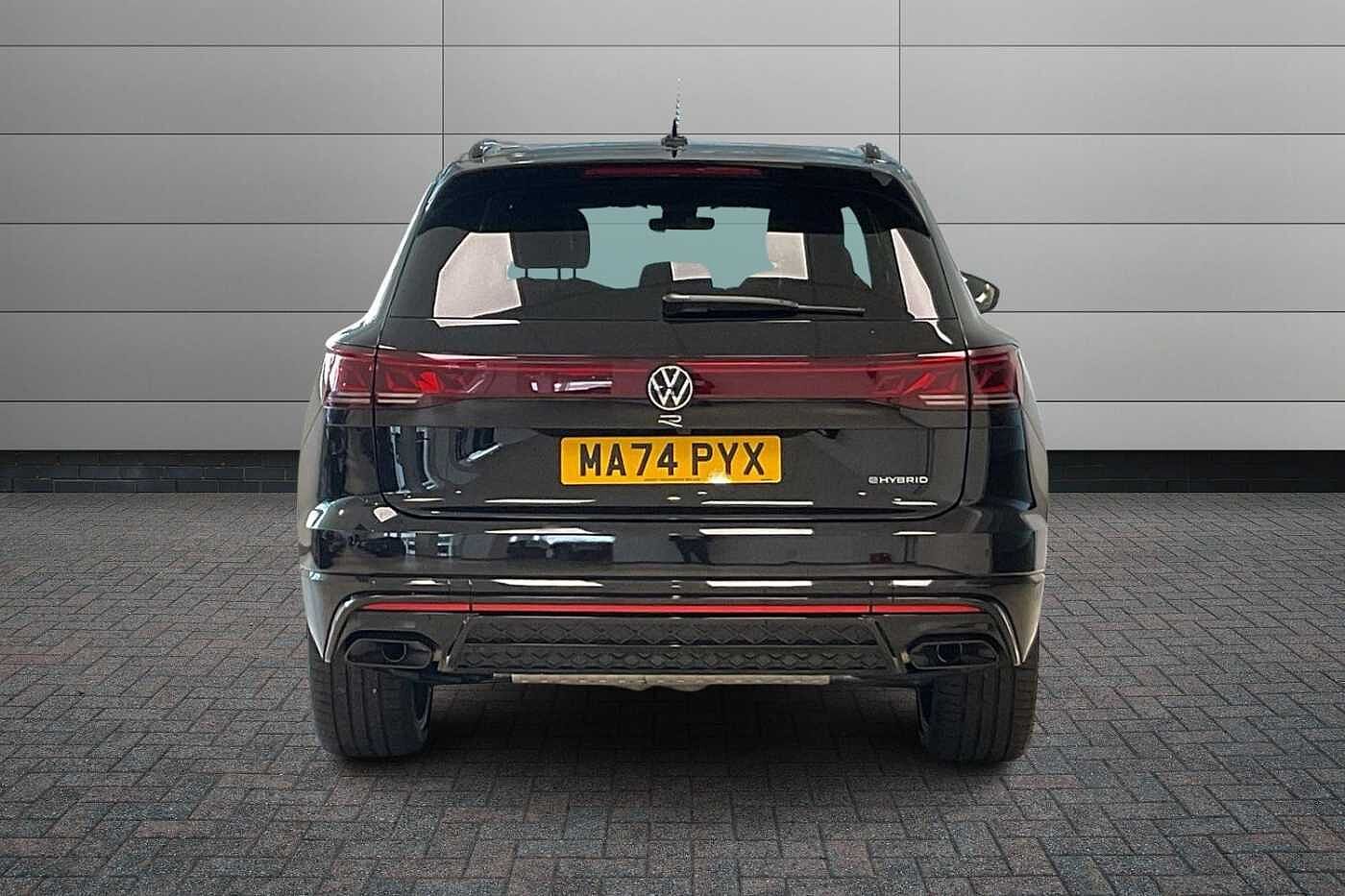 Volkswagen Touareg 3.0 V6 TSI eHybrid 14.3kWh R SUV 5dr Petrol Plug-in Hybrid Tiptronic 4Motion Eur
