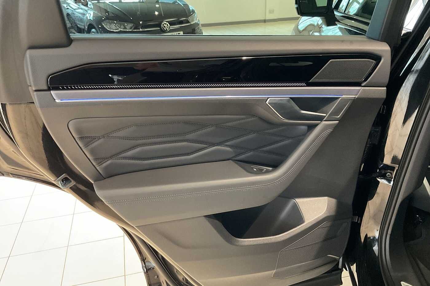 Volkswagen Touareg 3.0 V6 TSI eHybrid 14.3kWh R SUV 5dr Petrol Plug-in Hybrid Tiptronic 4Motion Eur