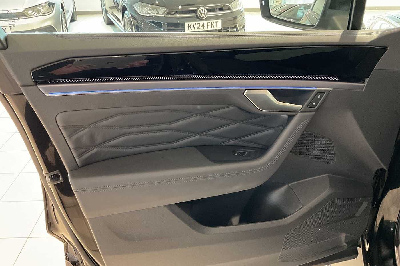 Volkswagen Touareg 3.0 V6 TSI eHybrid 14.3kWh R SUV 5dr Petrol Plug-in Hybrid Tiptronic 4Motion Eur