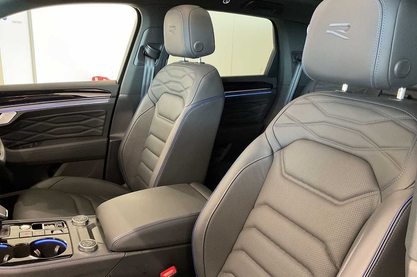Volkswagen Touareg 3.0 V6 TSI eHybrid 14.3kWh R SUV 5dr Petrol Plug-in Hybrid Tiptronic 4Motion Eur