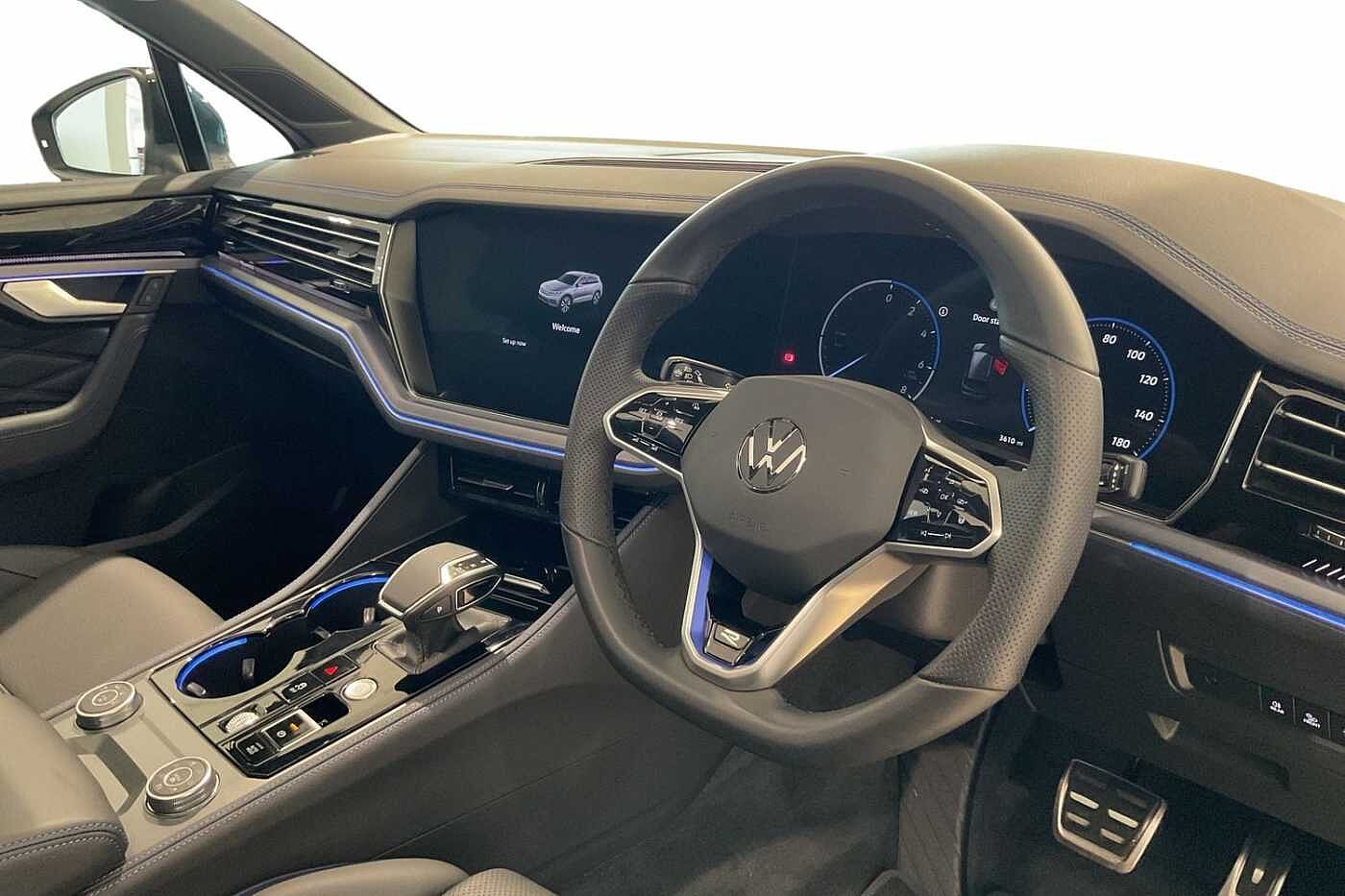 Volkswagen Touareg 3.0 V6 TSI eHybrid 14.3kWh R SUV 5dr Petrol Plug-in Hybrid Tiptronic 4Motion Eur